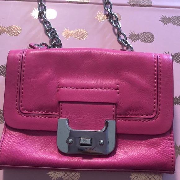Hot pink purse - Picture 1 of 4